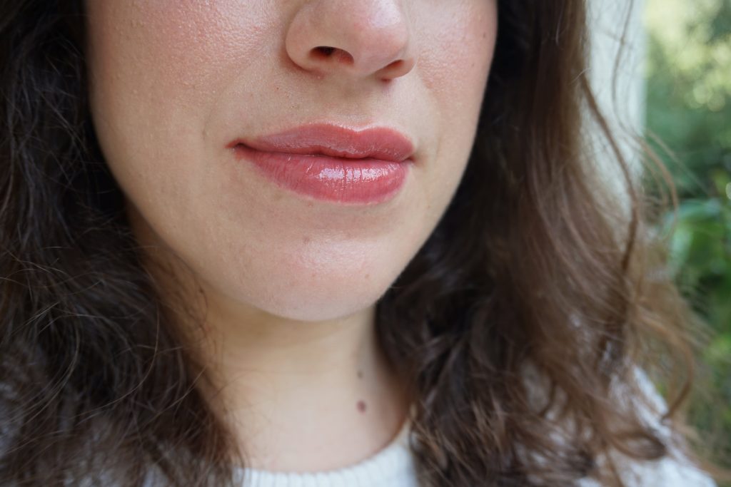 Lisa Eldridge Muse Gloss on lips